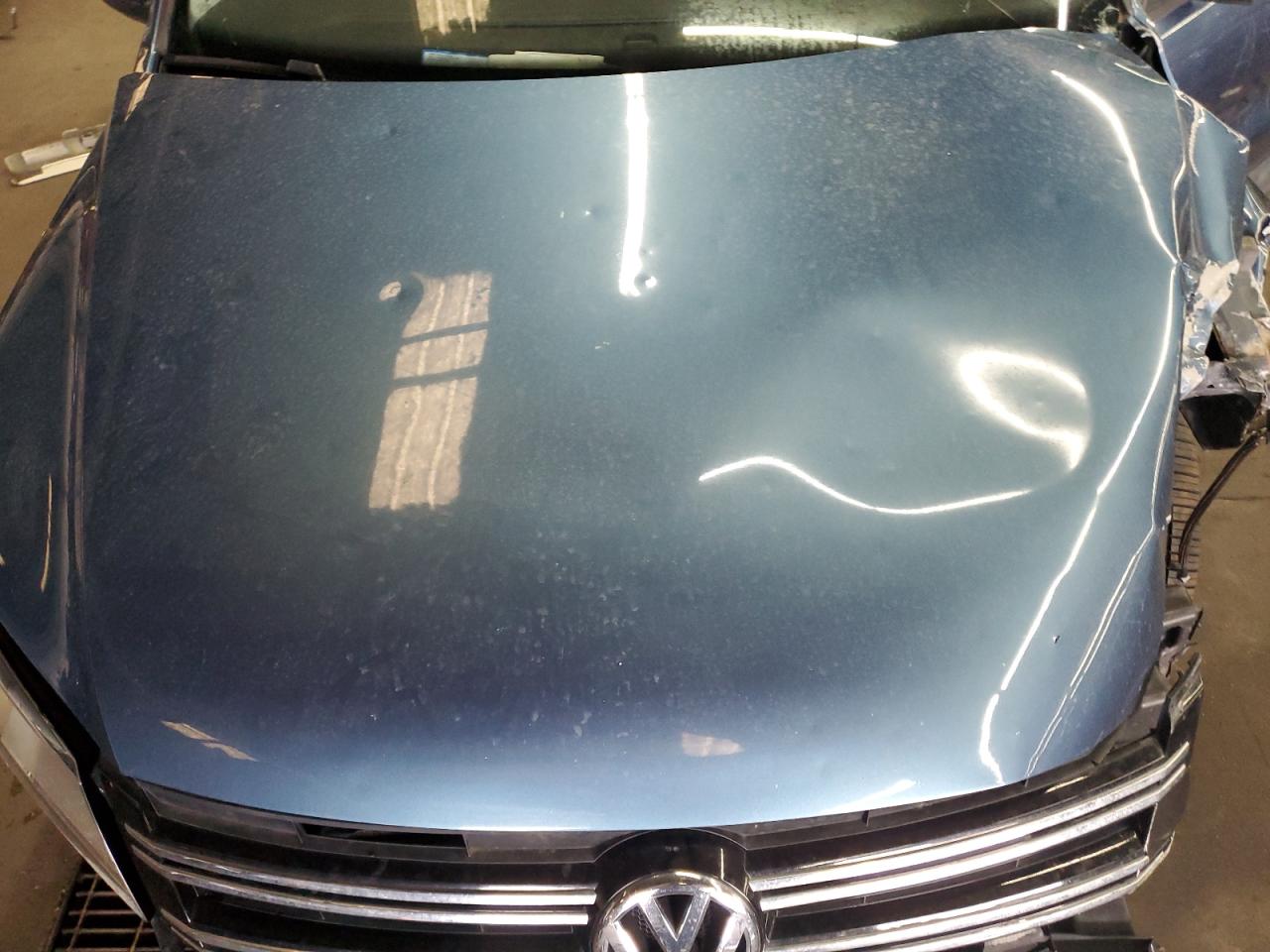 2017 Volkswagen Tiguan - Image 11
