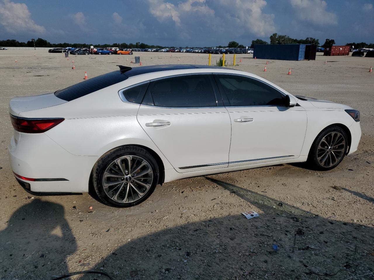 2017 Kia Cadenza Premium VIN: KNALC4J17H5087779 Lot: 64502214