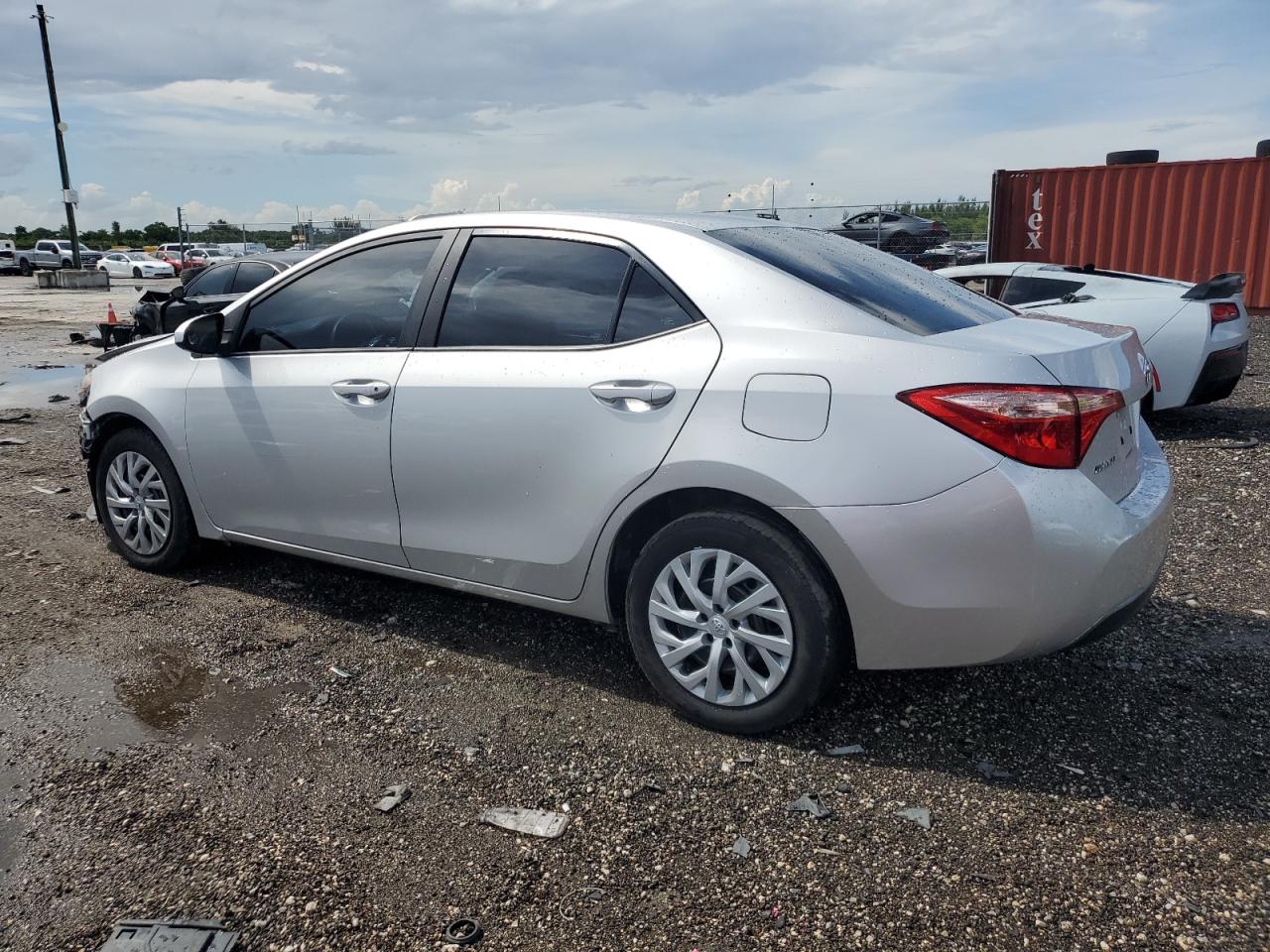 VIN 5YFBURHE2KP869077 2019 TOYOTA COROLLA no.2