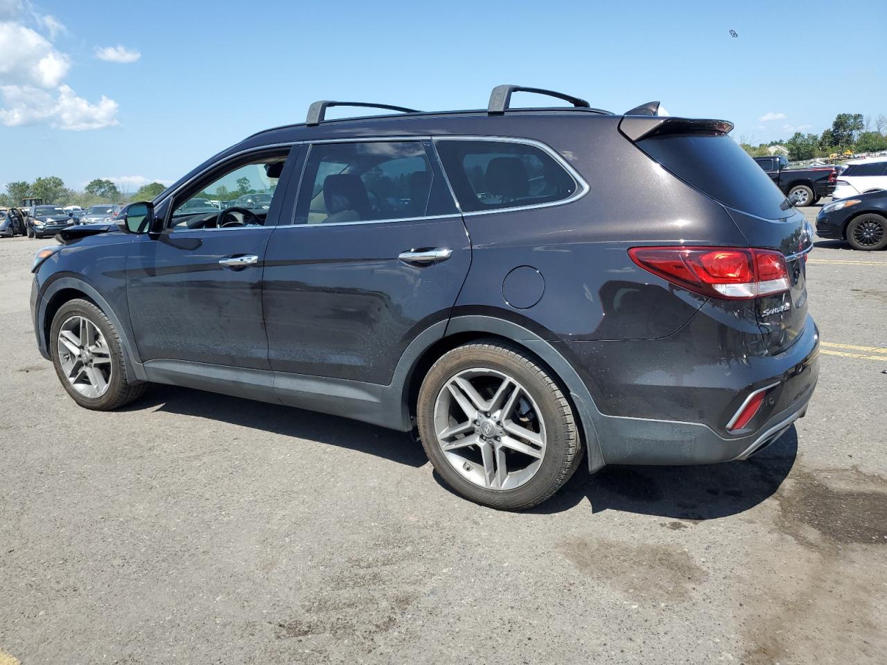 2017 Hyundai Santa Fe - Image 2