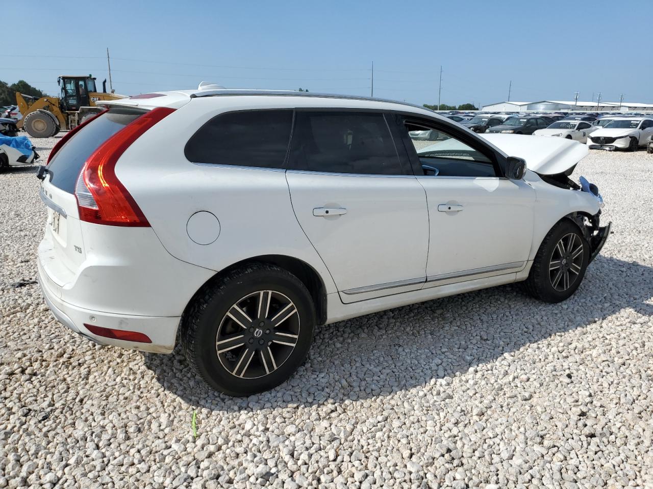 2017 Volvo XC60 - Image 3