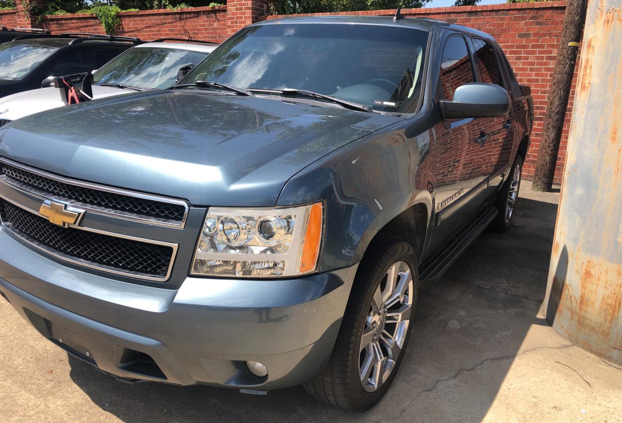 2008 Chevrolet Avalanche - Image 2