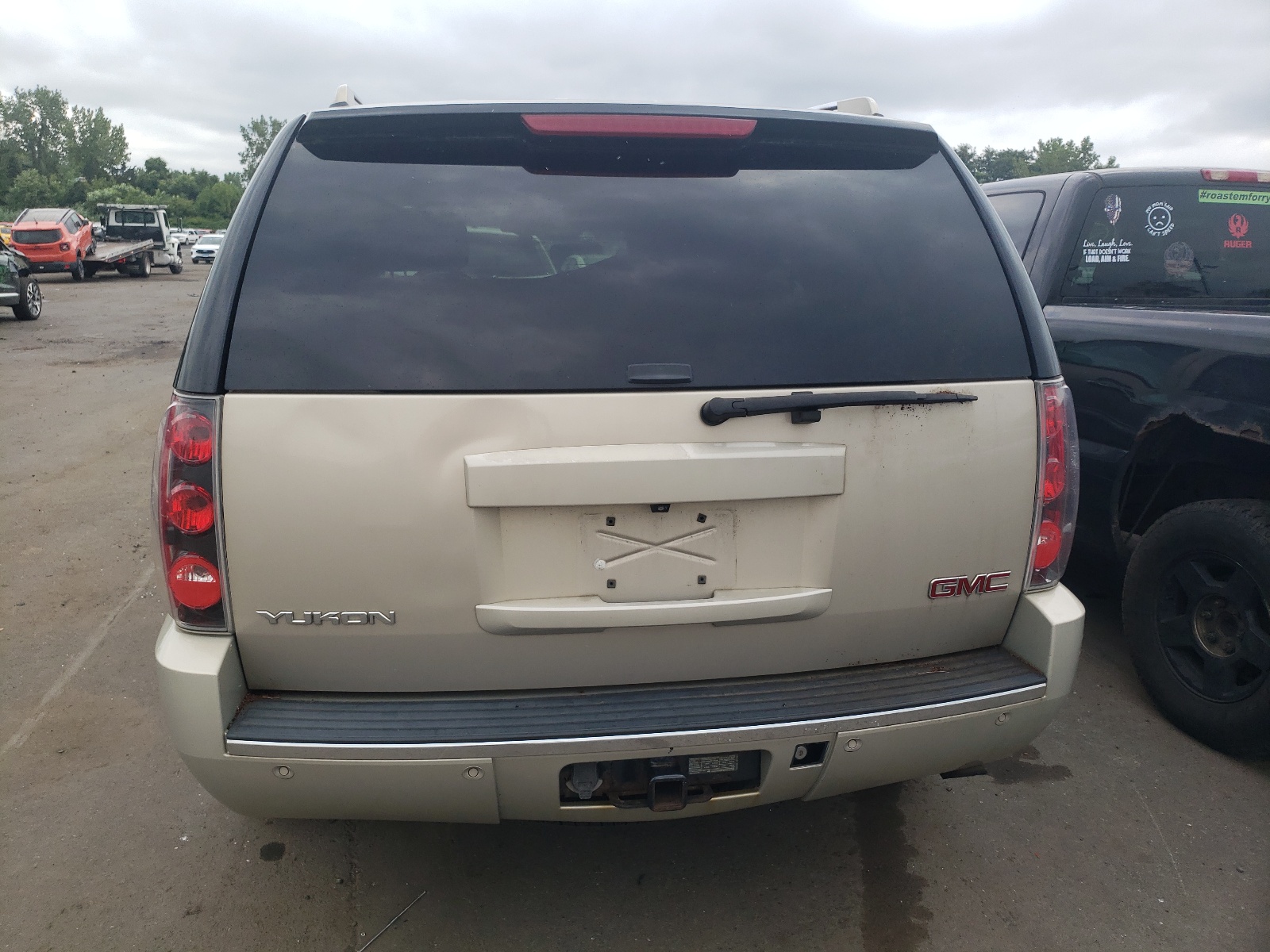 1GKFK638X8J144058 2008 GMC Yukon Denali