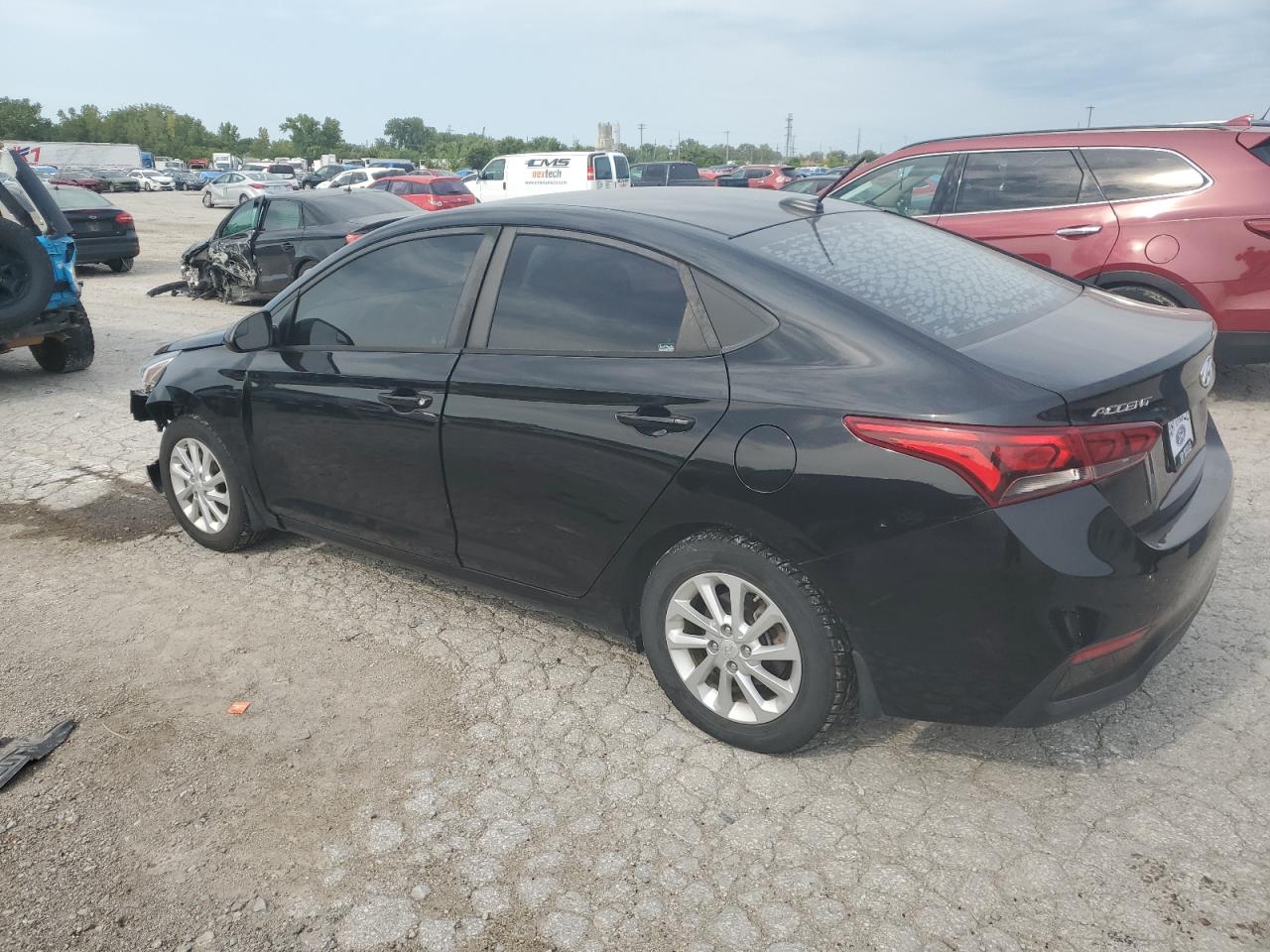 3KPC24A30JE023598 2018 HYUNDAI ACCENT - Image 2