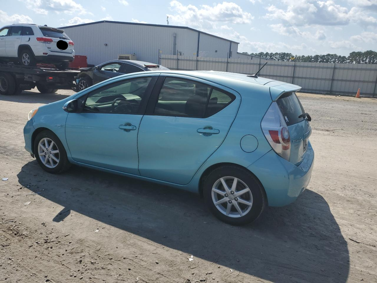 2013 Toyota Prius C vin: JTDKDTB3XD1058588