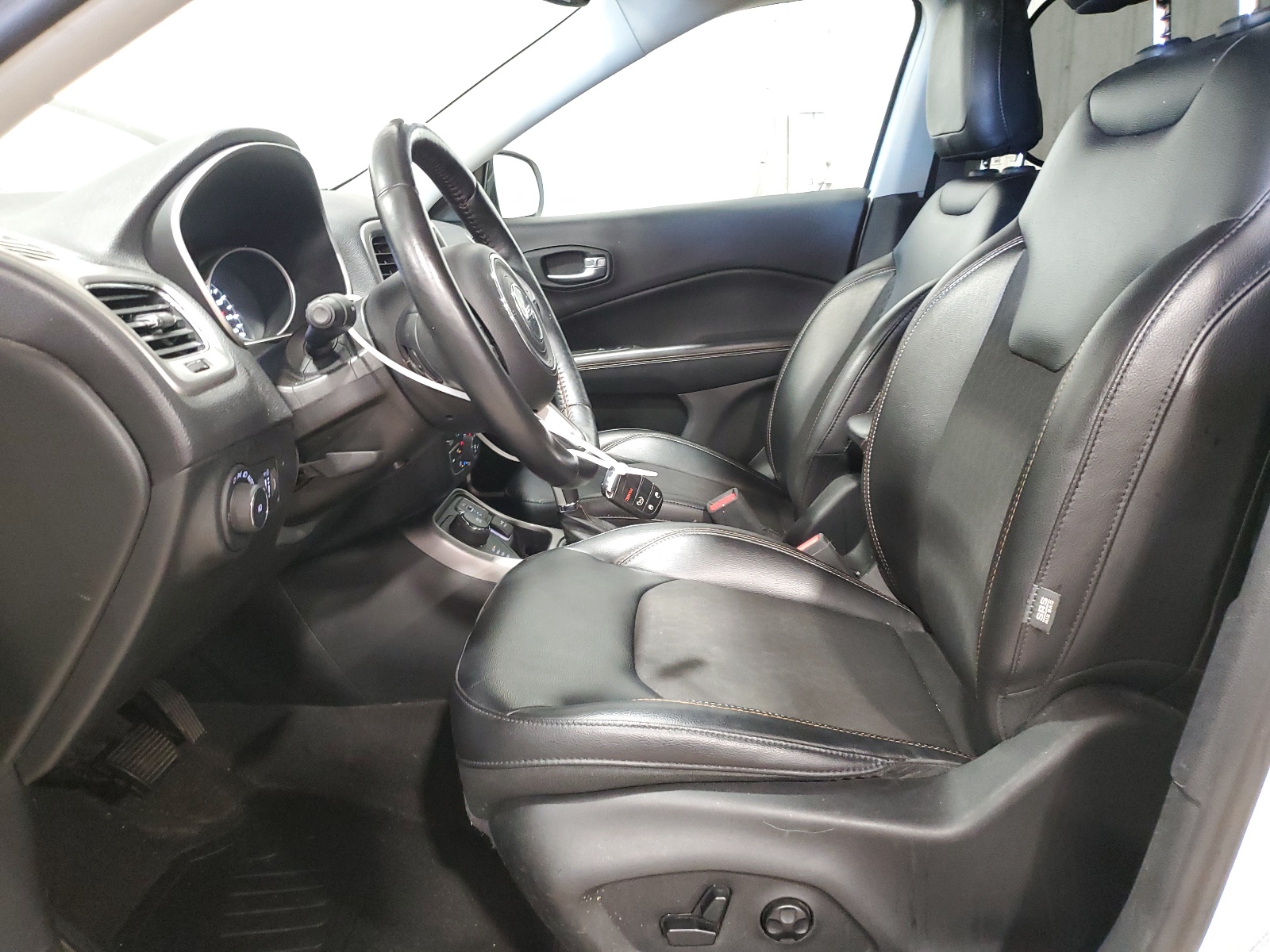 3C4NJDBBXJT135886 2018 Jeep Compass Latitude