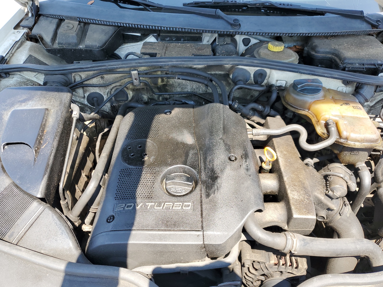 WVWMA23B5YE122892 2000 Volkswagen Passat Gls