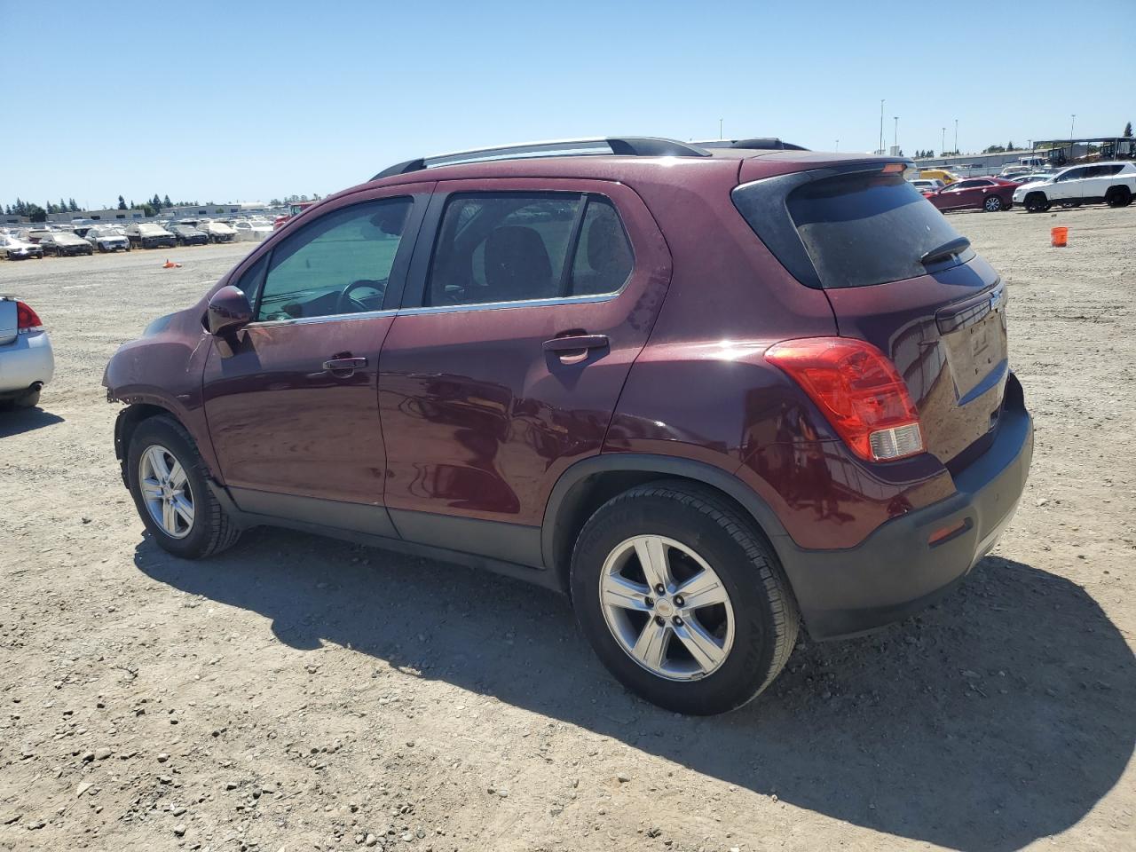 KL7CJLSB3GB583217 2016 CHEVROLET TRAX - Image 2