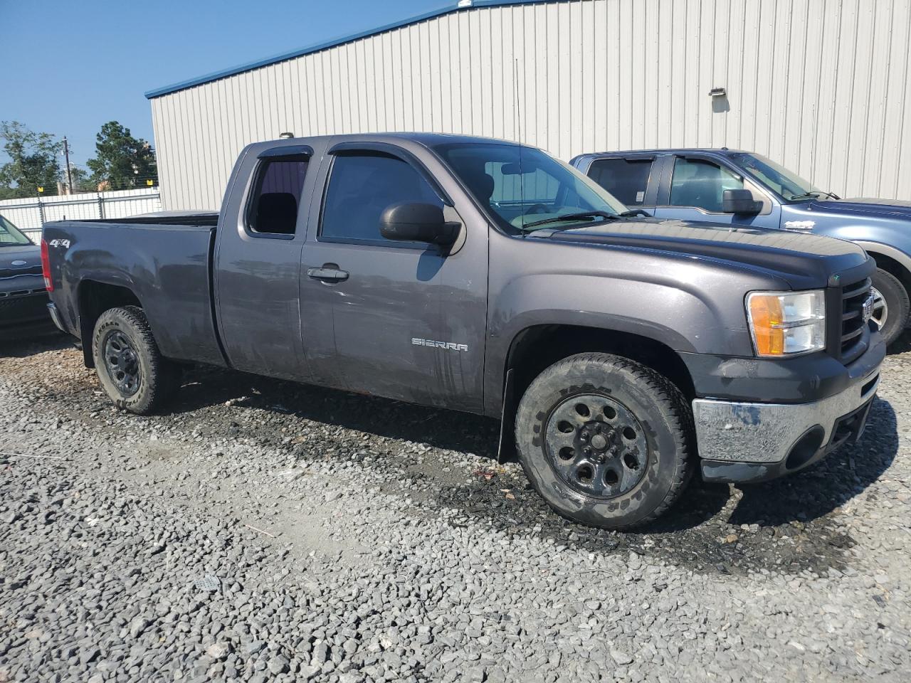 2011 GMC Sierra - Image 4