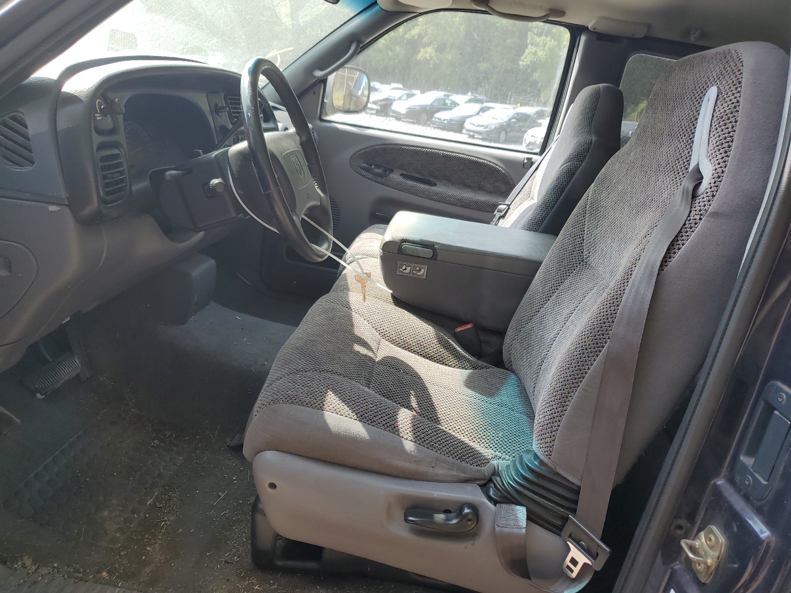 1B7HC13Y6WJ241825 1998 Dodge Ram 1500