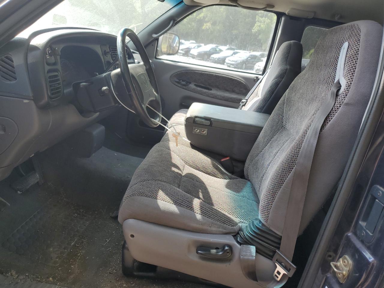 1998 Dodge Ram 1500 VIN: 1B7HC13Y6WJ241825 Lot: 67311094