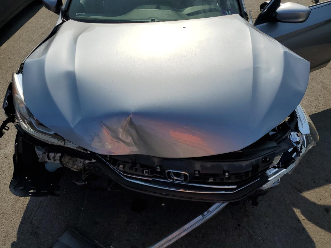 1HGCR2F36HA119422 2017 Honda Accord Lx