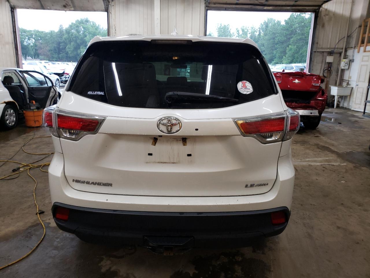 5TDBKRFH7GS347398 2016 Toyota Highlander Le