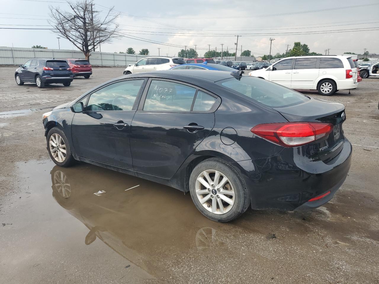 3KPFL4A79HE005902 2017 KIA FORTE - Image 2