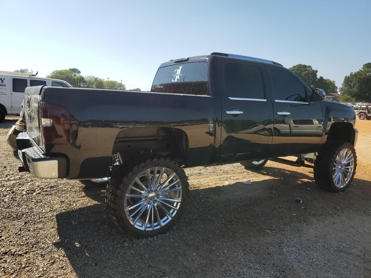 2013 Chevrolet Silverado - Image 3