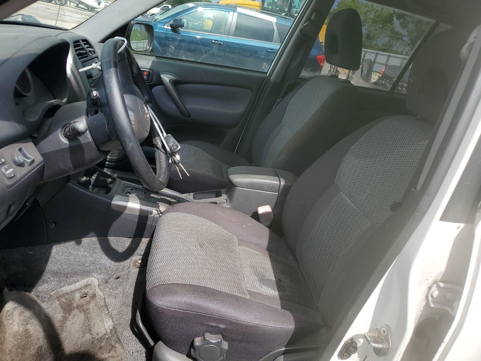 JTEHD20V340009016 2004 Toyota Rav4