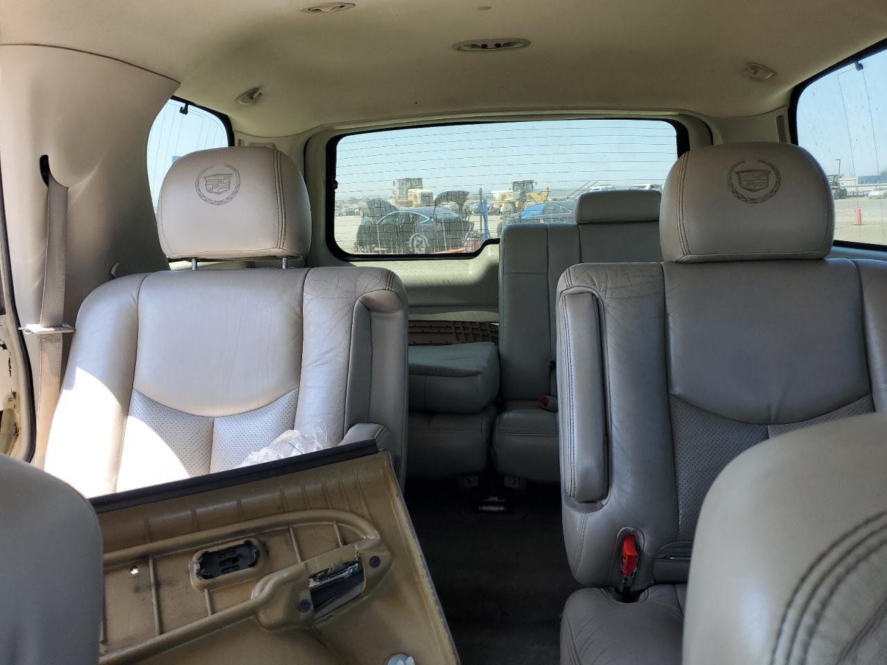 2004 Cadillac Escalade Luxury VIN: 1GYEC63T24R199649 Lot: 65983184