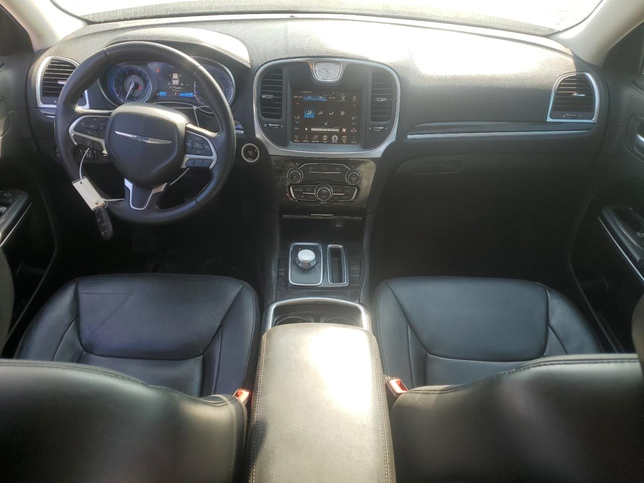 2015 Chrysler 300 Limited VIN: 2C3CCAAG3FH818269 Lot: 65539654