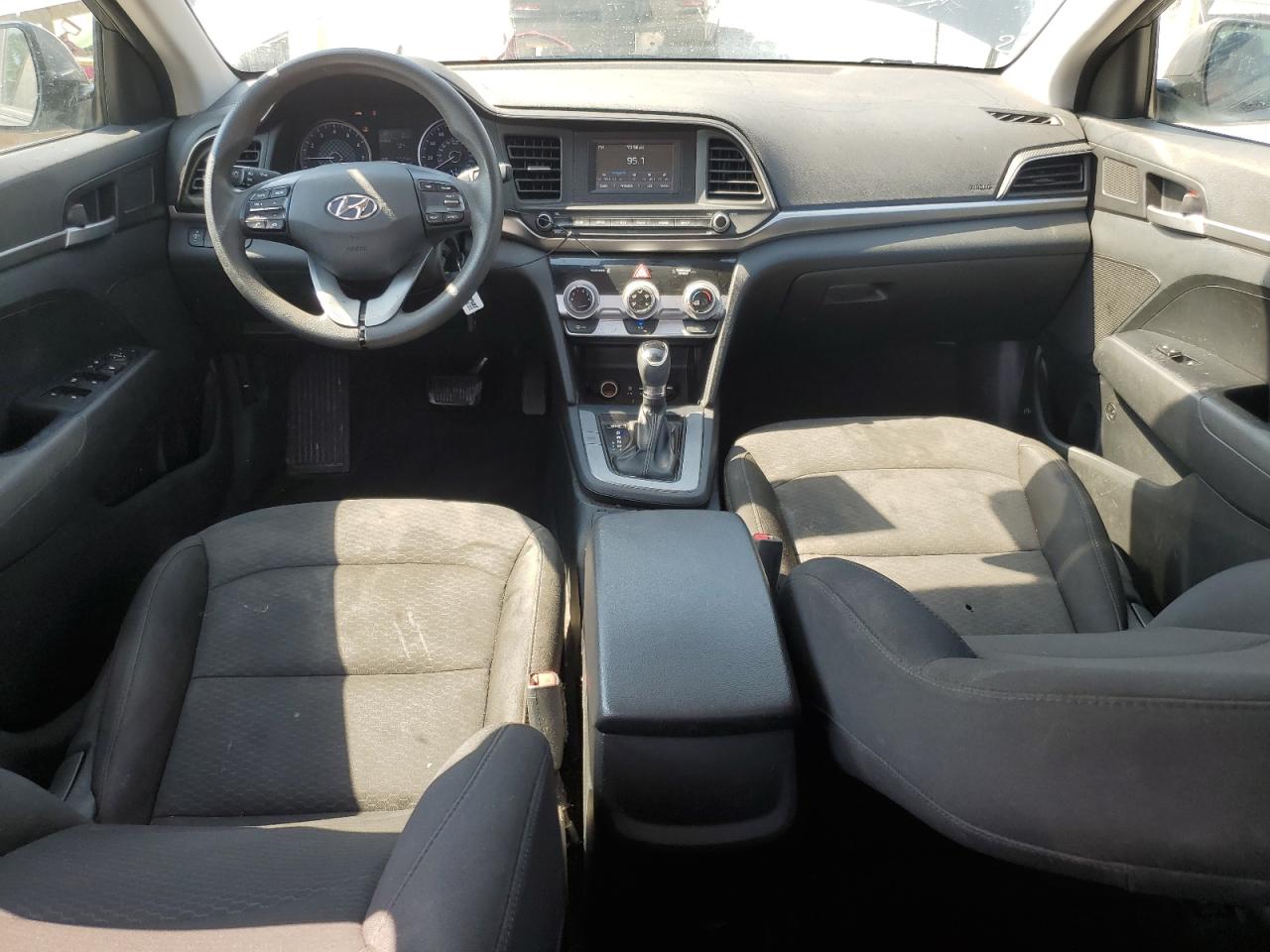 5NPD74LF0KH455330 2019 Hyundai Elantra Se