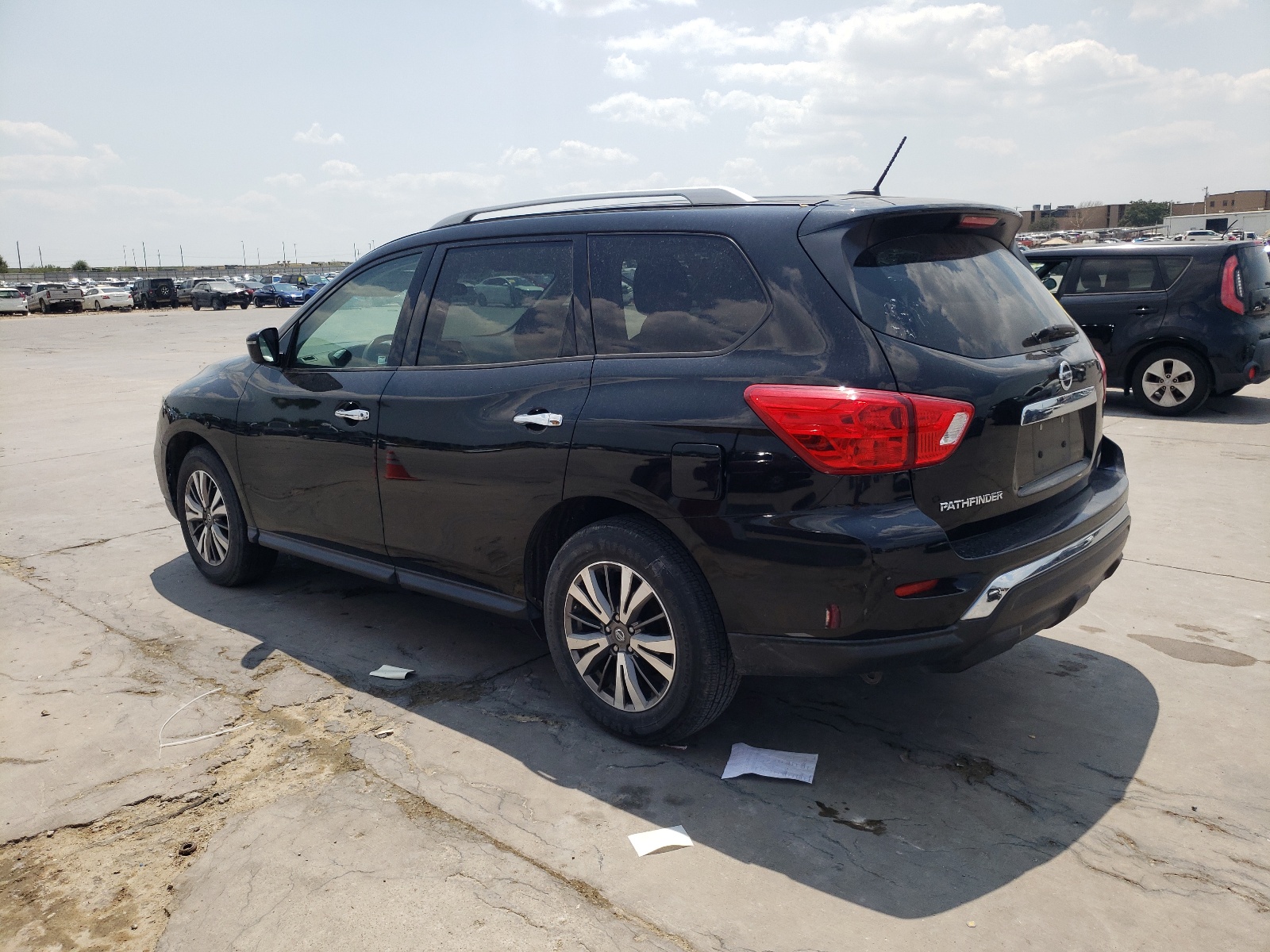 2018 Nissan Pathfinder S vin: 5N1DR2MN0JC643419