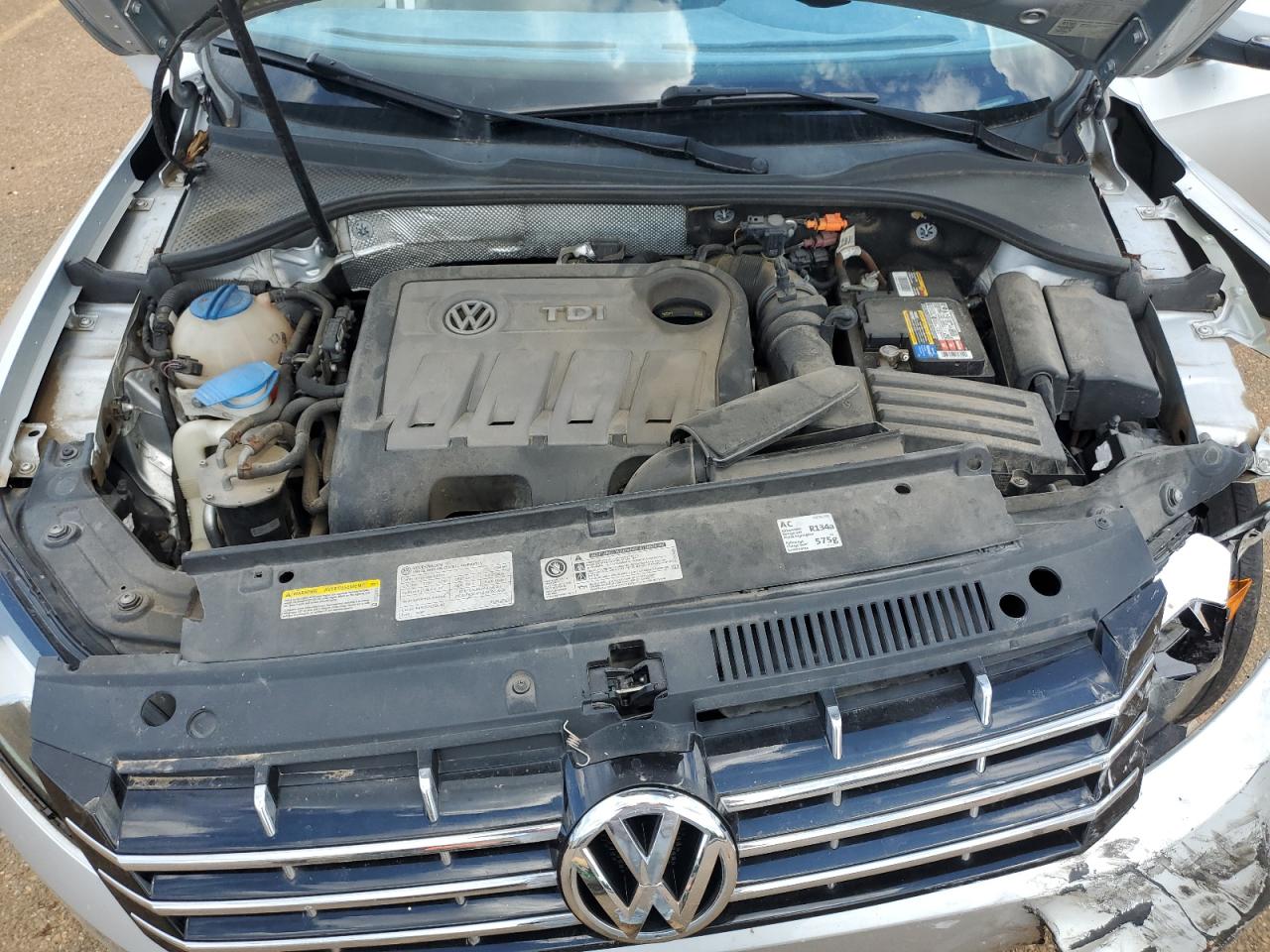 1VWBN7A33EC050227 2014 Volkswagen Passat Se