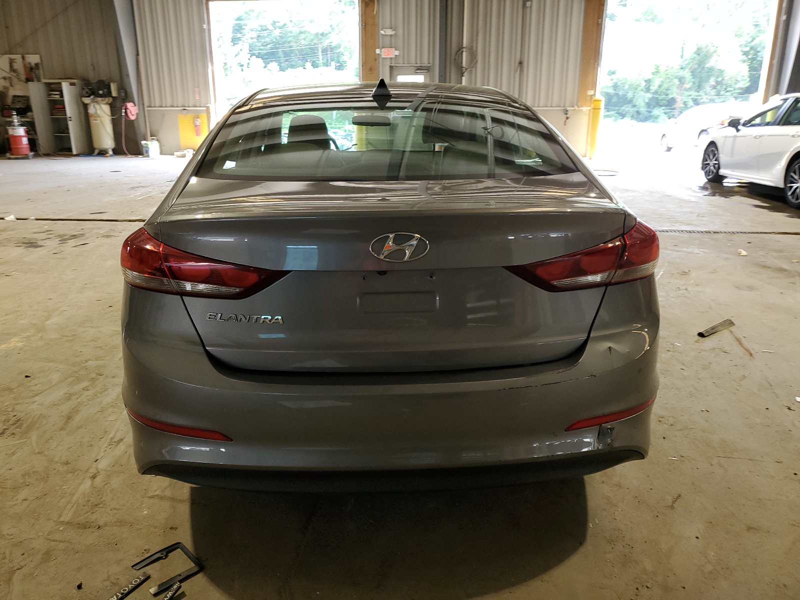 KMHD84LF0JU554940 2018 Hyundai Elantra Sel