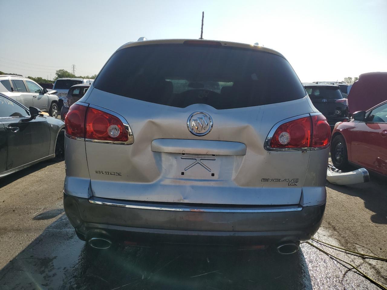 2008 Buick Enclave Cx VIN: 5GAER137X8J105629 Lot: 68073194