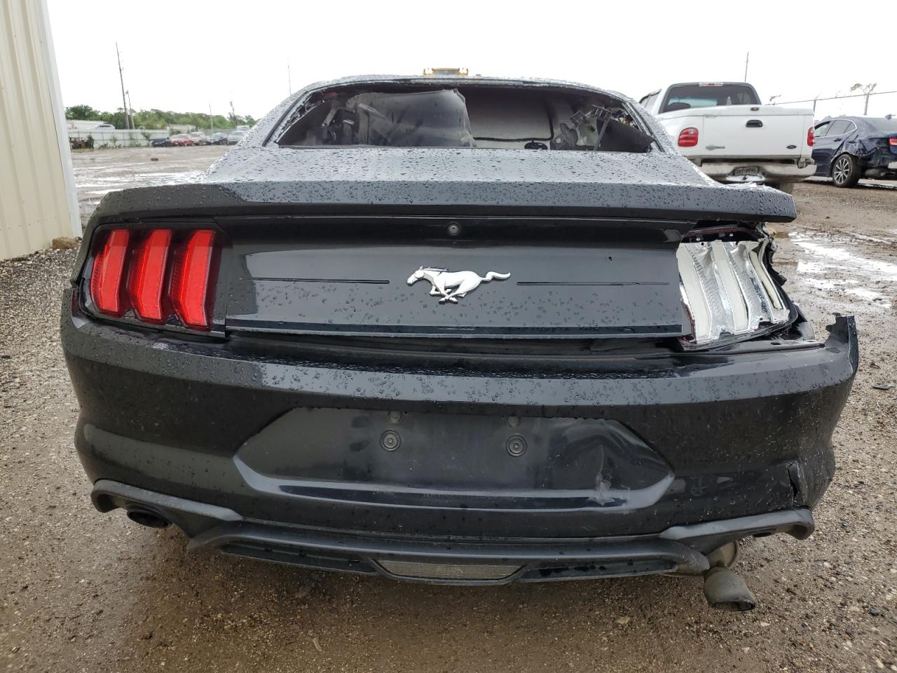 2018 Ford Mustang VIN: 1FA6P8TH4J5117063 Lot: 69379354