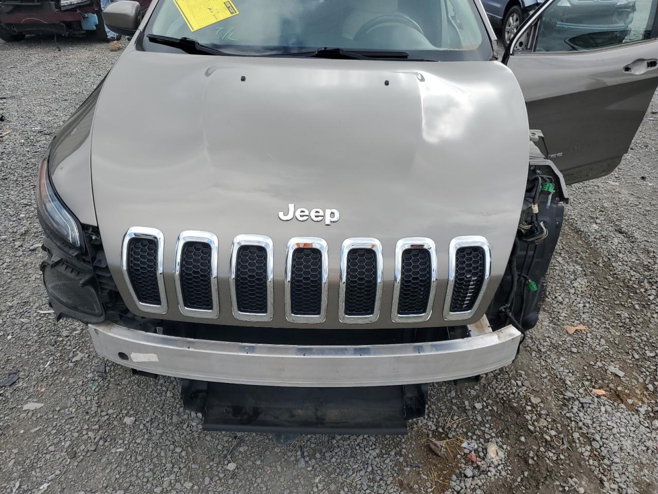 2016 Jeep Cherokee Latitude VIN: 1C4PJLCB0GW307895 Lot: 67717304