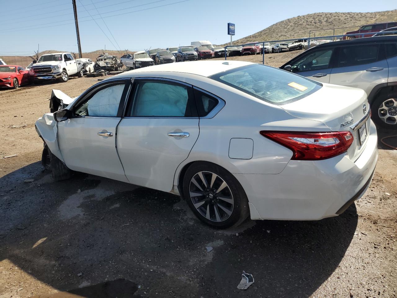 1N4AL3AP9HC494125 2017 NISSAN ALTIMA - Image 2