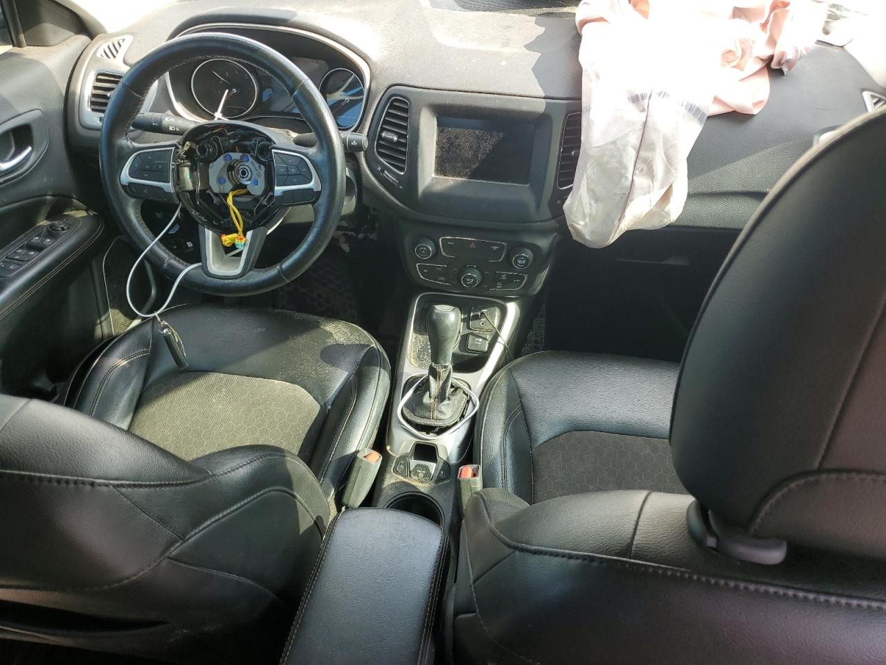 2018 Jeep Compass Latitude VIN: 3C4NJDBBXJT115007 Lot: 66905064