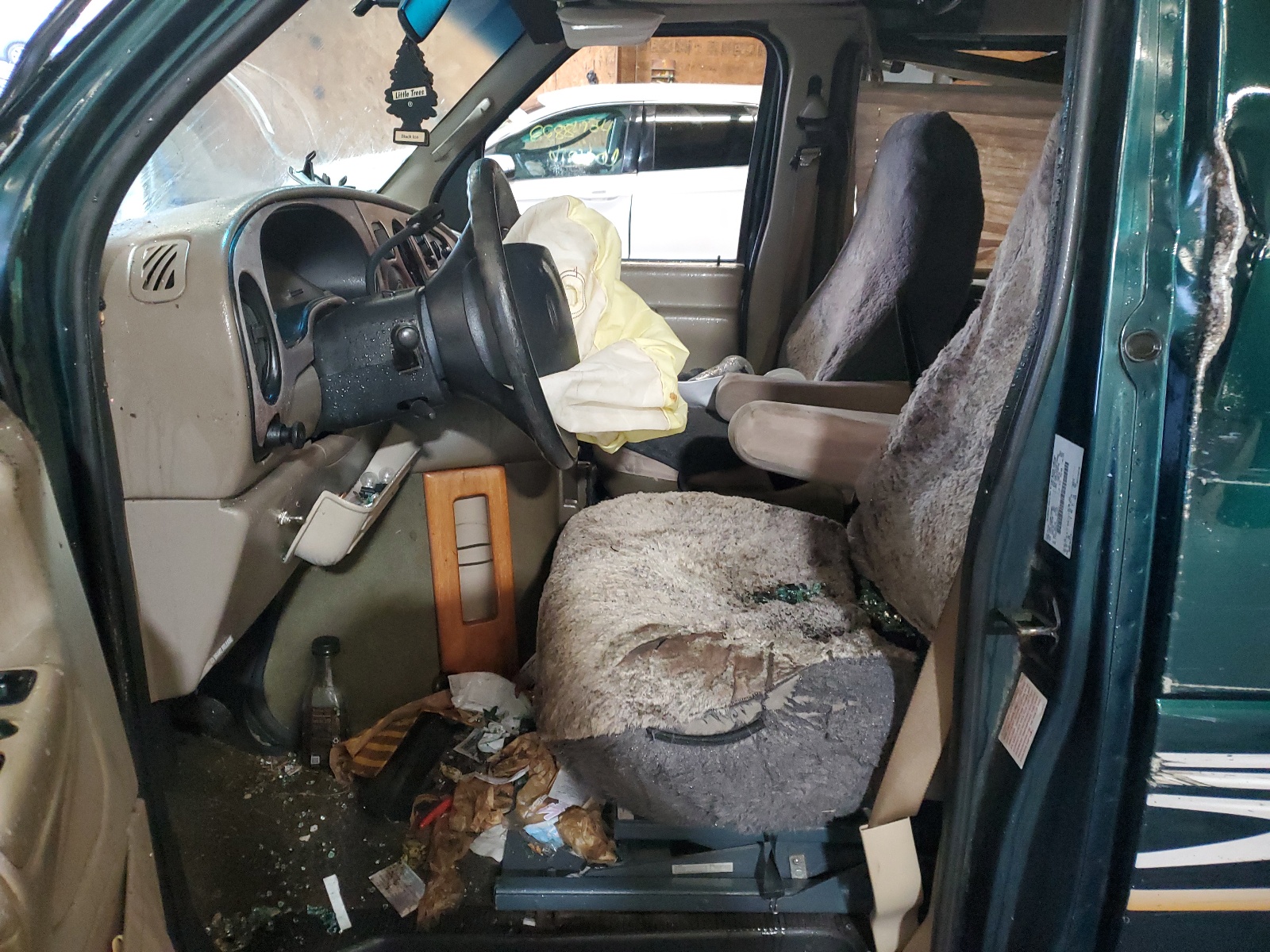 1FDPS24LXYHA86211 2000 Ford Econoline E250 Van