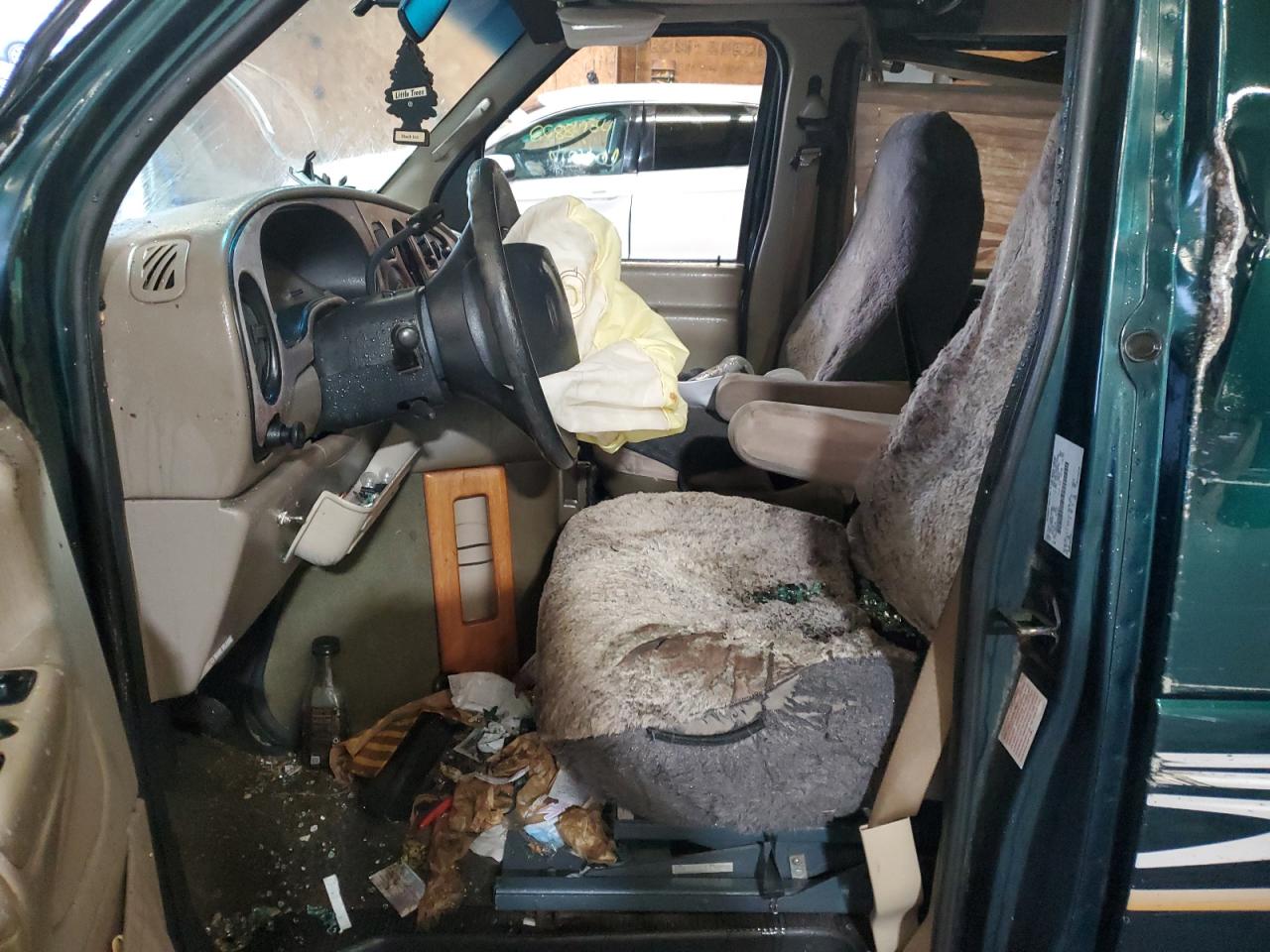 2000 Ford Econoline E250 Van VIN: 1FDPS24LXYHA86211 Lot: 65277814