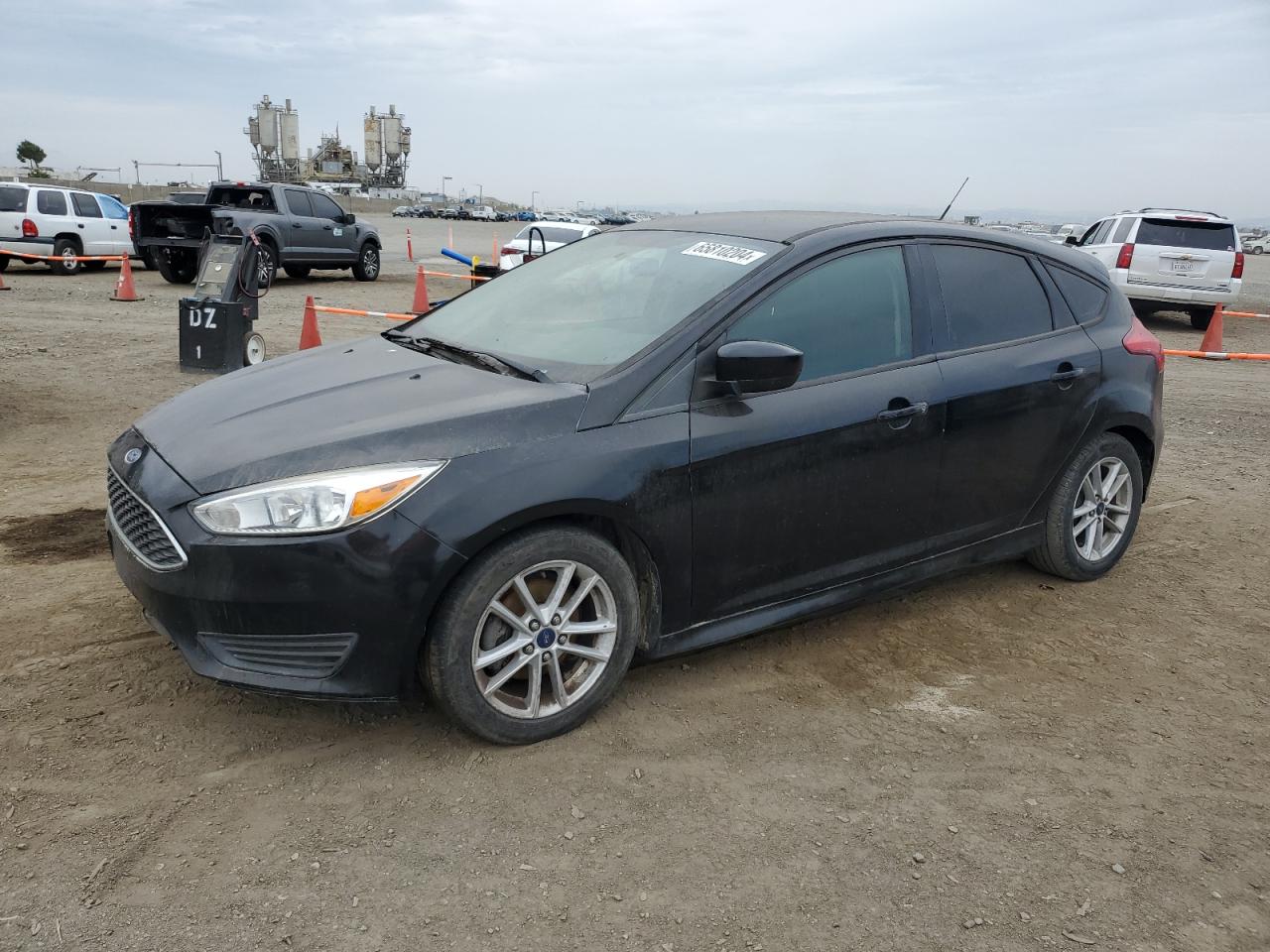 VIN 1FADP3K25JL287547 2018 FORD FOCUS no.1