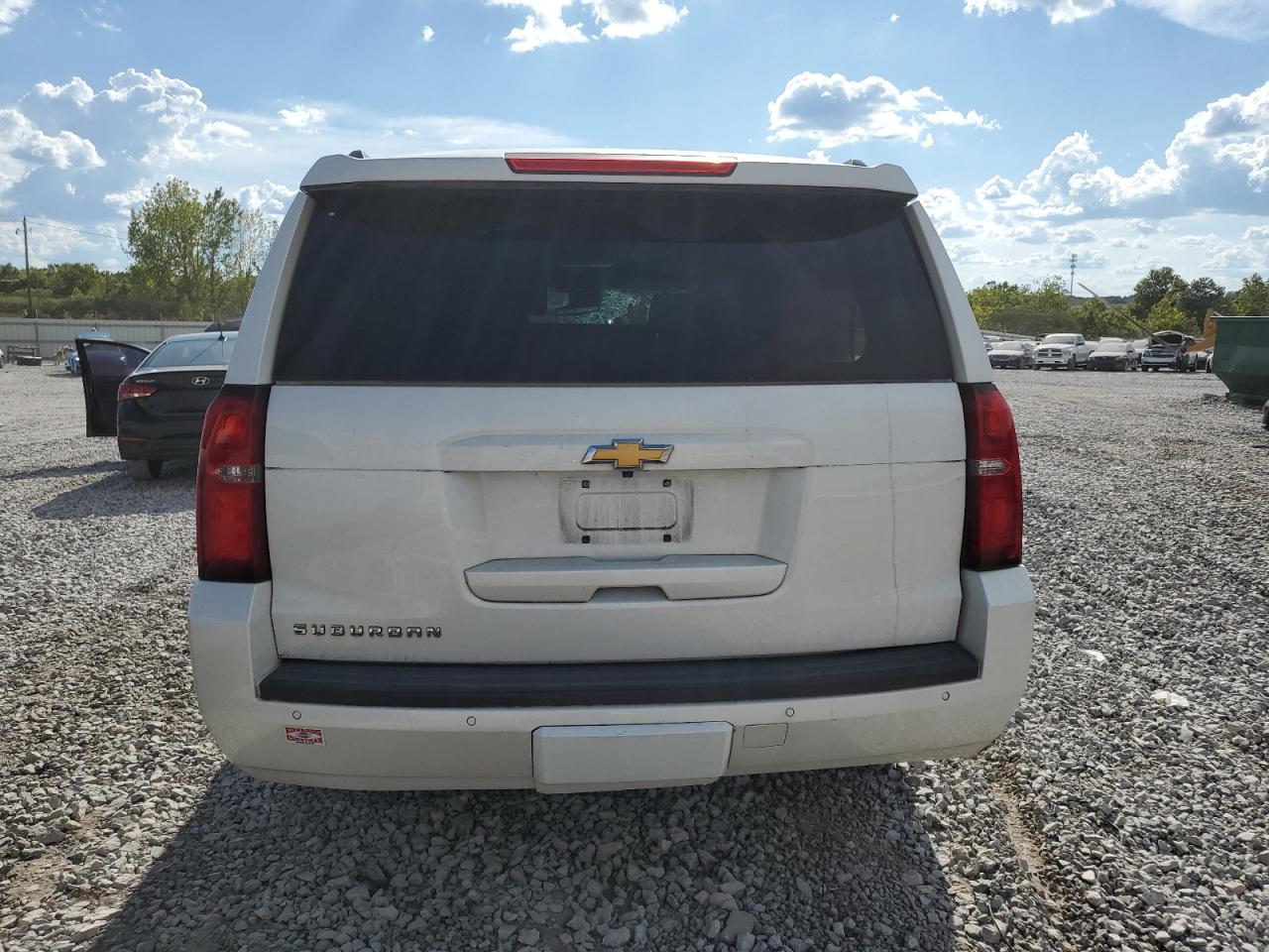 2017 Chevrolet Suburban C1500 Lt VIN: 1GNSCHKC3HR408335 Lot: 69650974