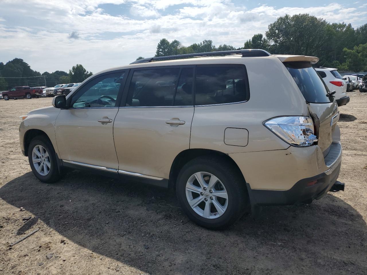 2012 Toyota Highlander - Image 2