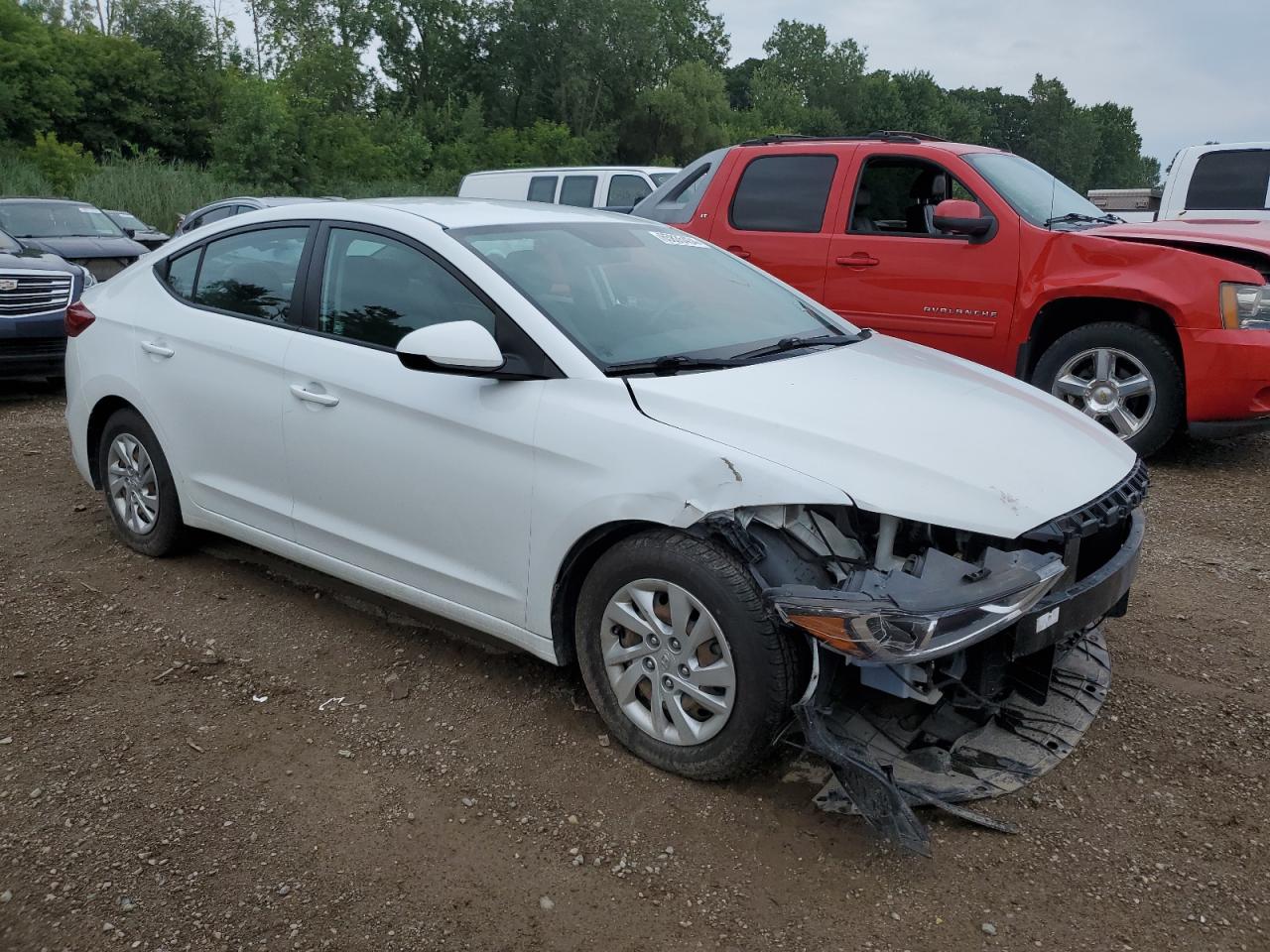 2017 Hyundai Elantra - Image 4
