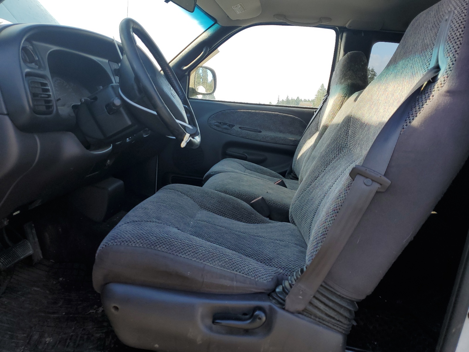 3B7HC13Z9YG147516 2000 Dodge Ram 1500