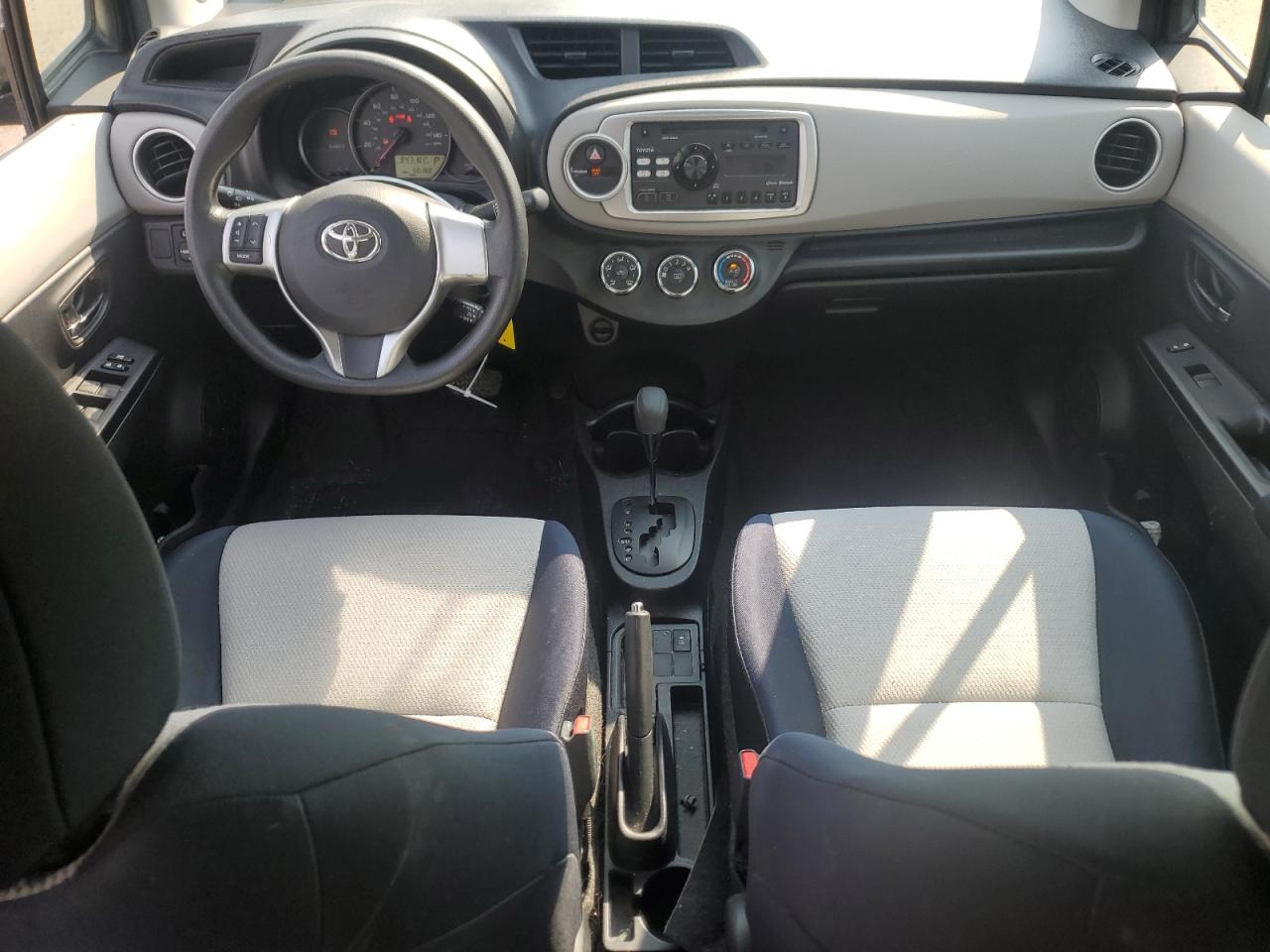 JTDKTUD35CD513317 2012 Toyota Yaris