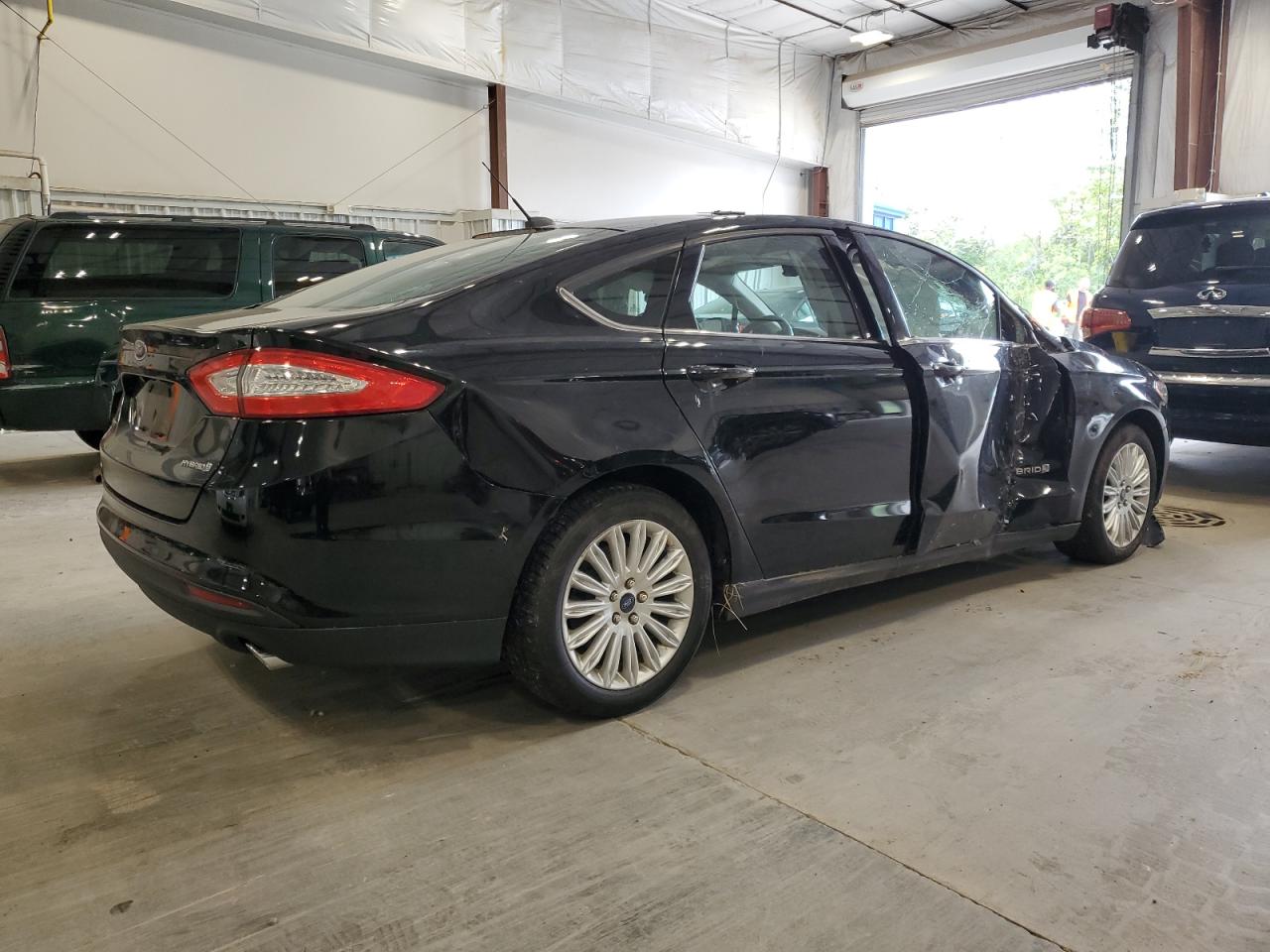 VIN 3FA6P0UU5GR328517 2016 FORD FUSION no.3