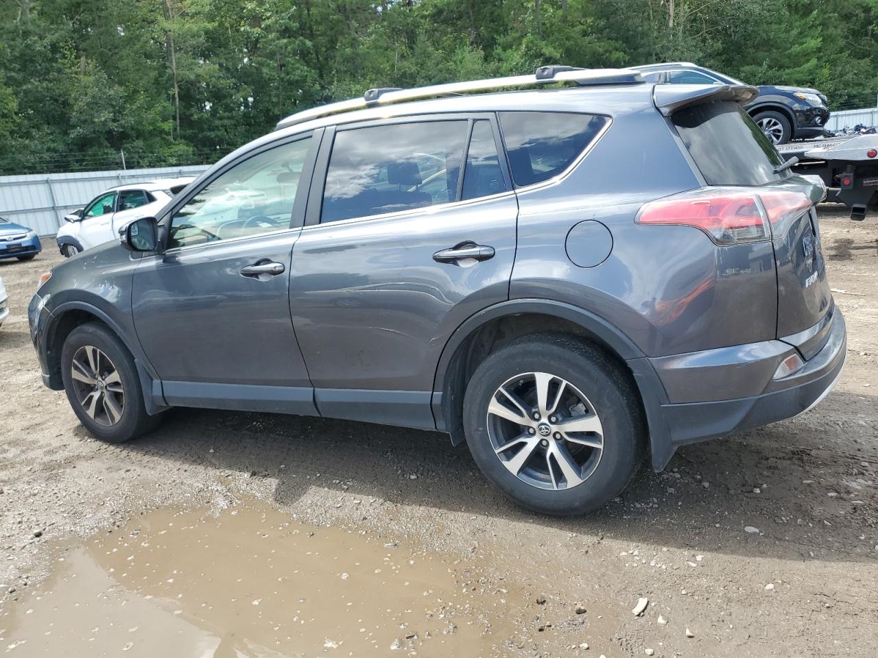 VIN JTMRFREV0GD184339 2016 TOYOTA RAV4 no.2