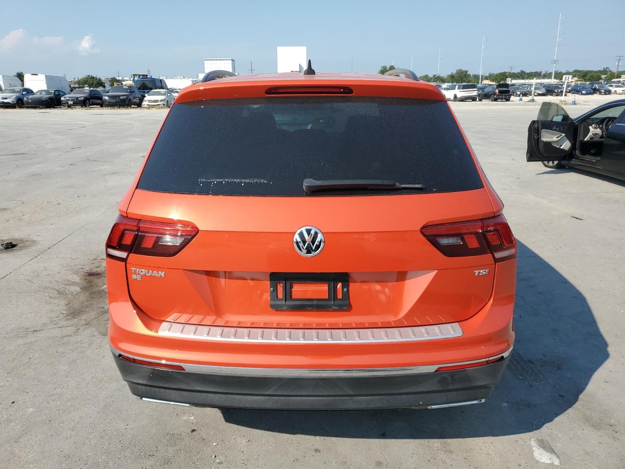 3VV3B7AX2JM098461 2018 Volkswagen Tiguan Se