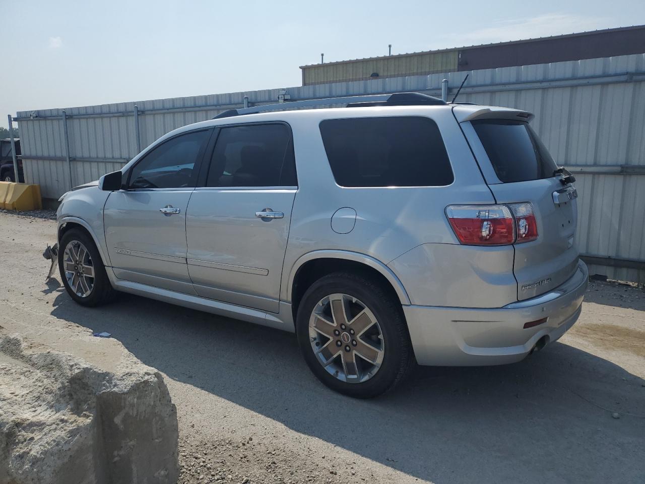 2011 GMC Acadia - Image 2