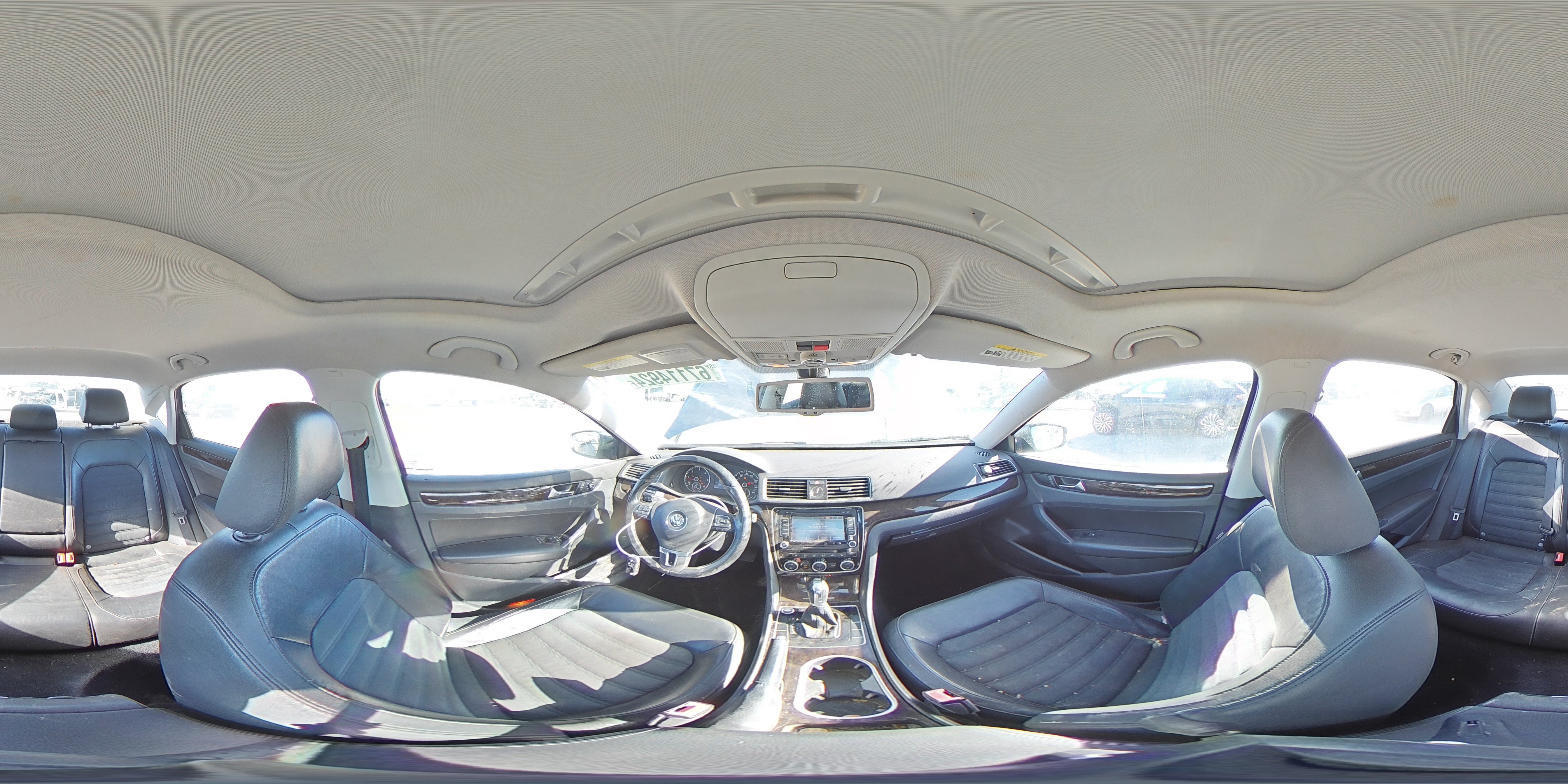 2014 Volkswagen Passat - Image 13