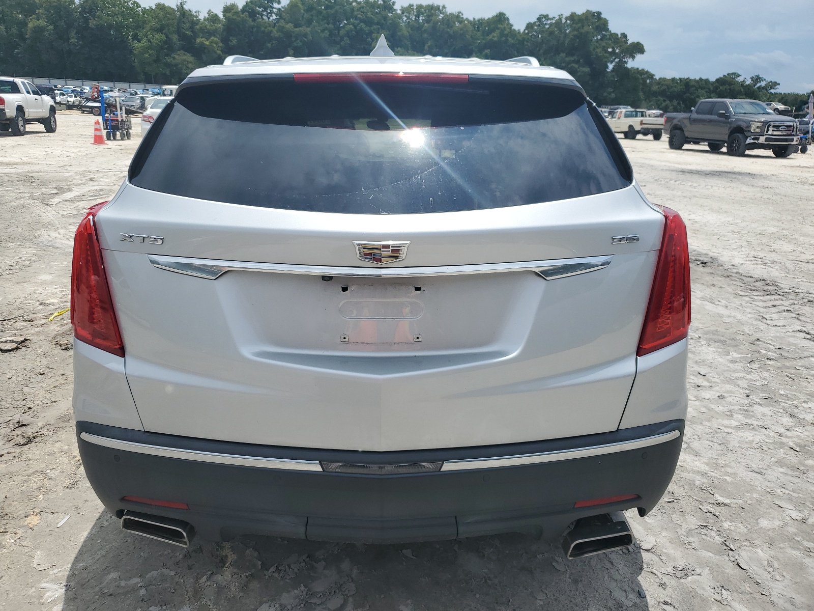 1GYKNBRS4HZ107774 2017 Cadillac Xt5 Luxury