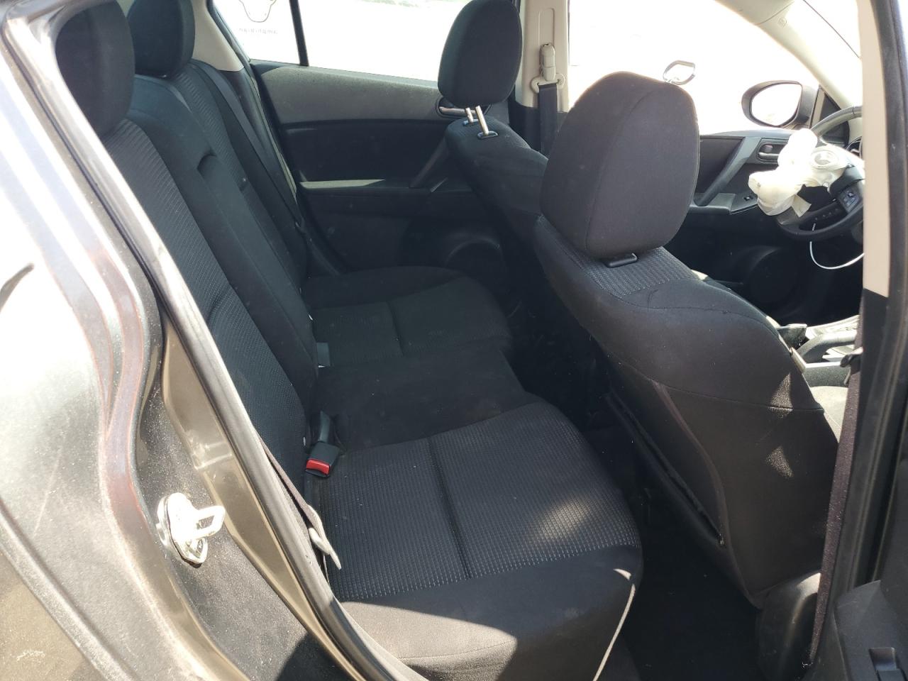 2012 Mazda 3 - Image 10
