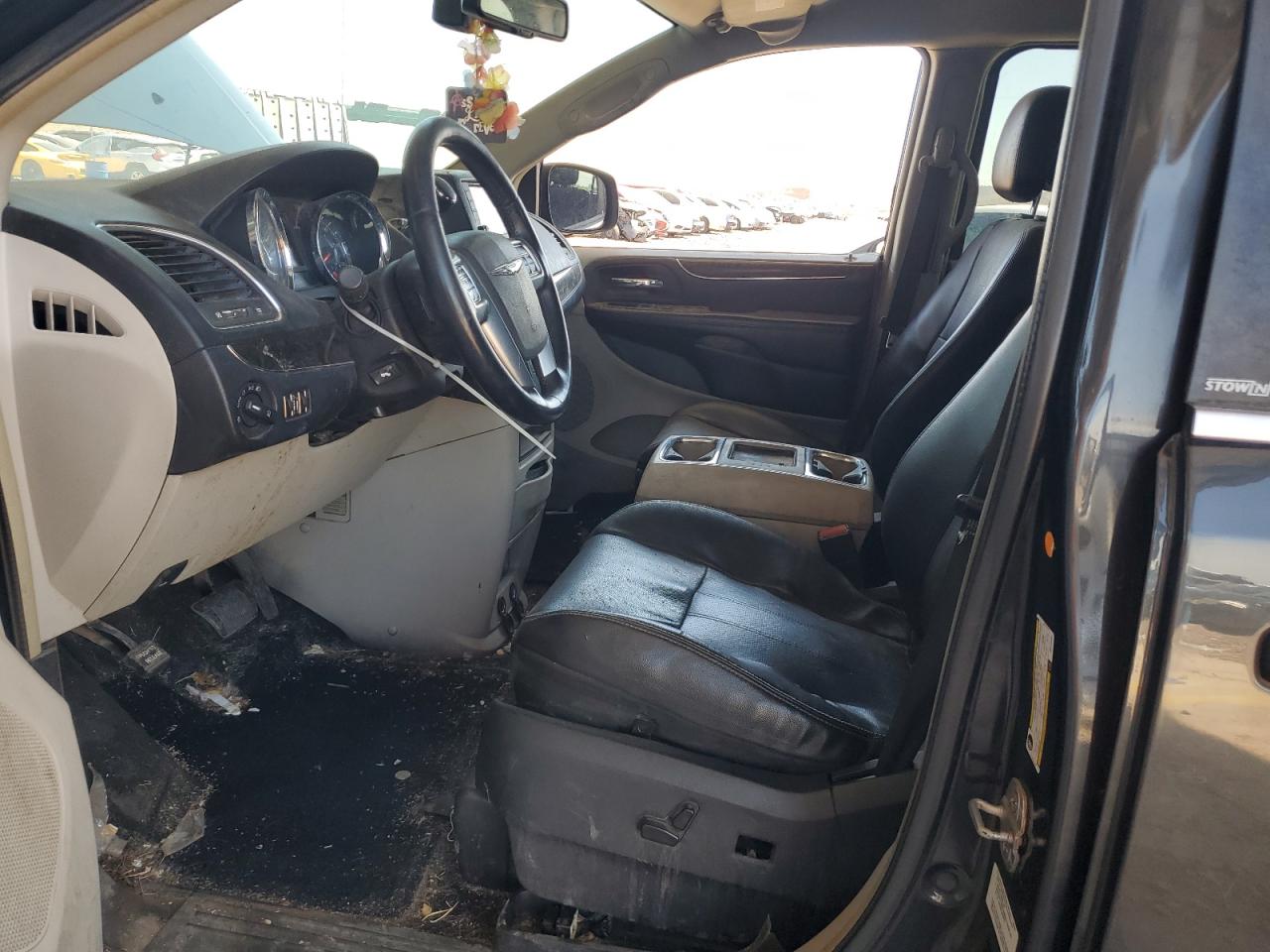 2011 Chrysler Town & Country Touring L VIN: 2A4RR8DG1BR746494 Lot: 66250454