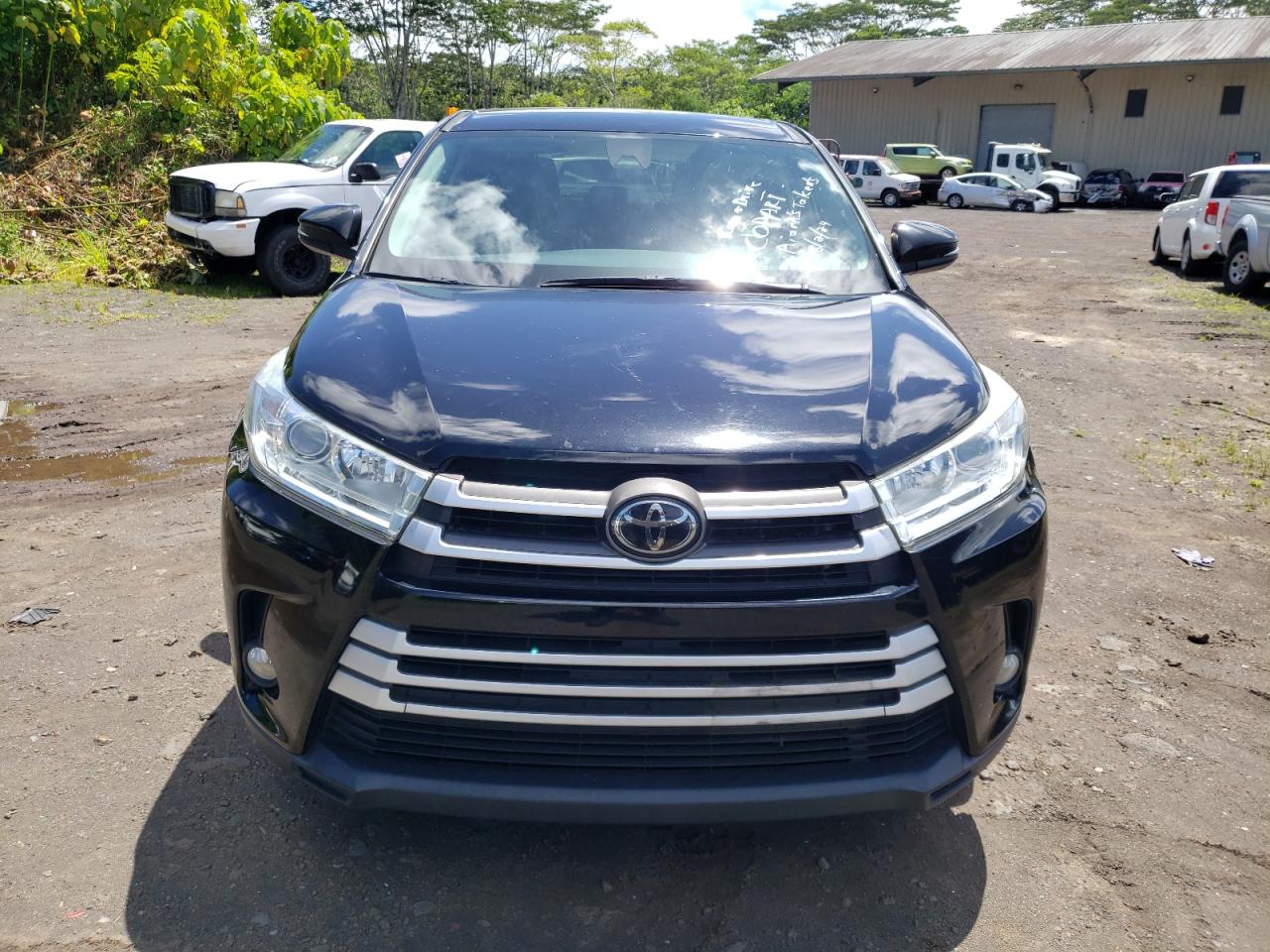 2018 Toyota Highlander Le VIN: 5TDZZRFHXJS260578 Lot: 64647964