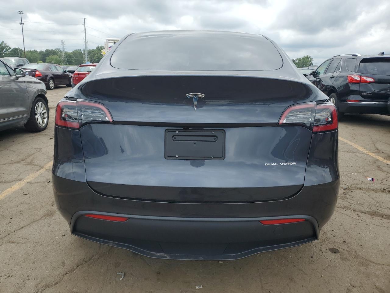 2024 Tesla Model Y VIN: 7SAYGDEE3RA286953 Lot: 65827564