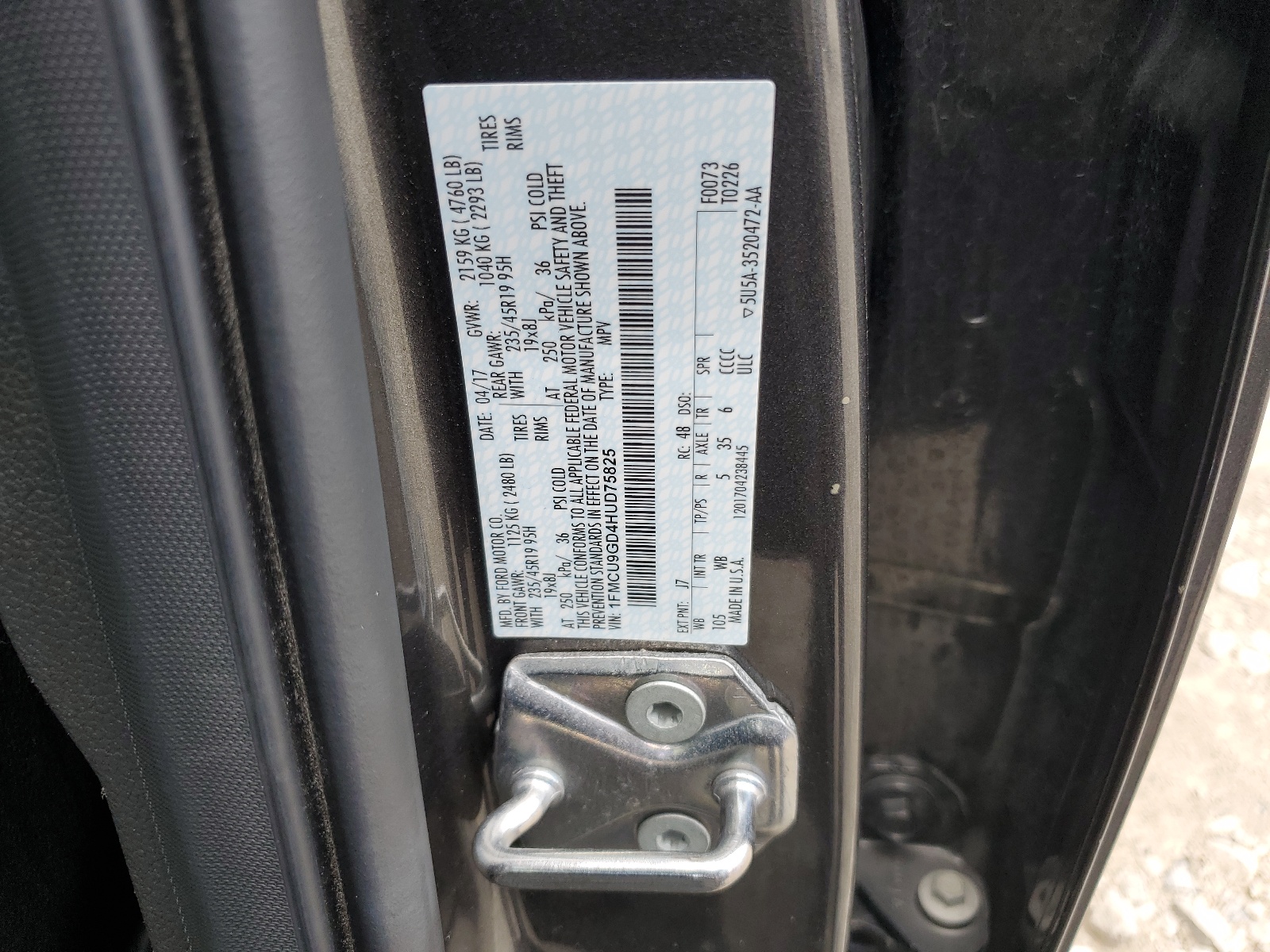 1FMCU9GD4HUD75825 2017 Ford Escape Se